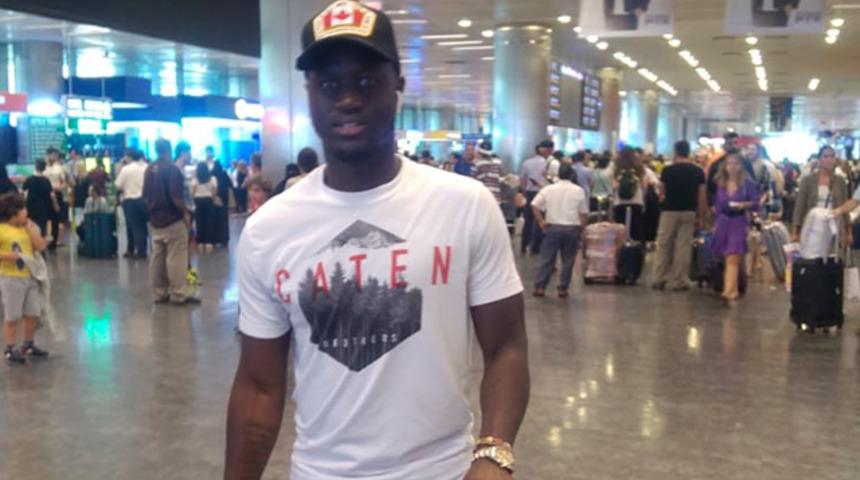 Henri Saivet Bursaspor'la sözleşme imzalamak için İstanbul'a geldi!