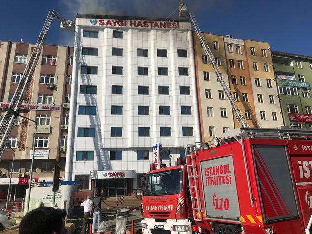/ek bilgilerle / Sultanbeyli'de hastane çatısında yangın 