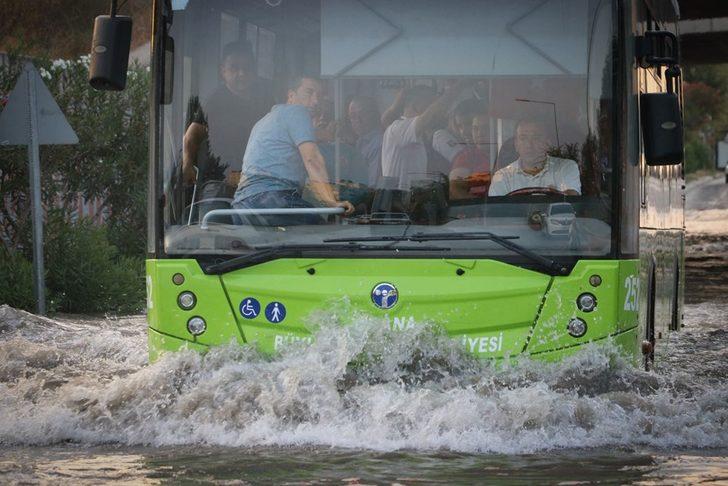 Adana'da sulama kanalı taştı, araçlar mahsur kaldı  G2