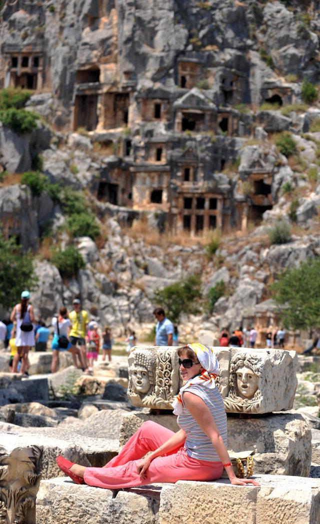 Antalya 8 milyon turisti geçti
