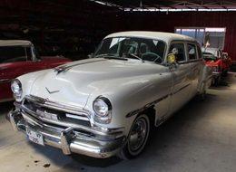 'Kullanılamaz' denilen klasik otomobiller, onların elinde hayat buluyor