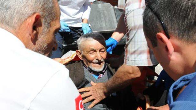 'Sanane para benim değil mi' dedi, polisleri bastonuyla kovaladı 