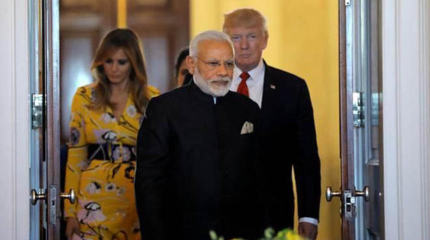 Trump'tan büyük gaf! Eşinin gelmeyeceğini öğrenince...