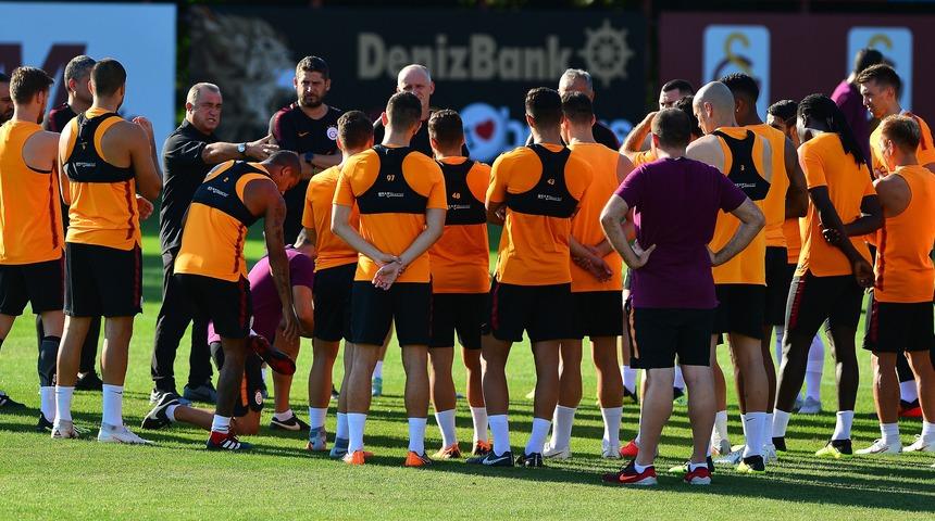 Galatasaray, transfer görüşmesi yapması için Carole'e izin verdi!