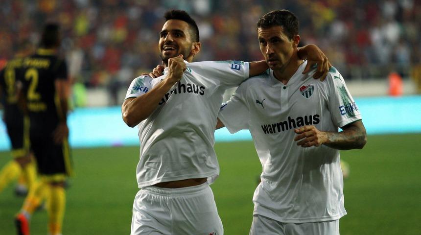 Galatasaray Aziz Behich'e talip oldu!