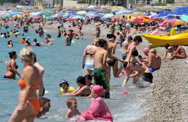 Bayramda Antalya'ya 1 milyonun üzerinde tatilci