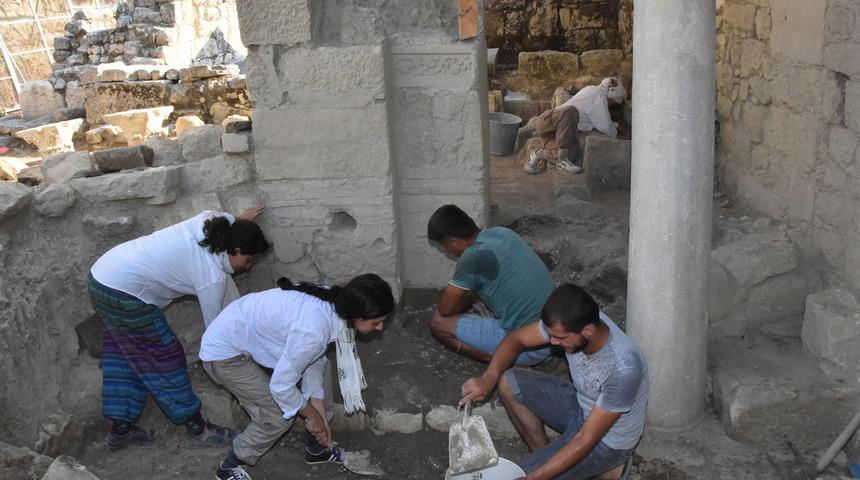 'Noel Baba Kilisesi'nde insan iskeletleri bulundu