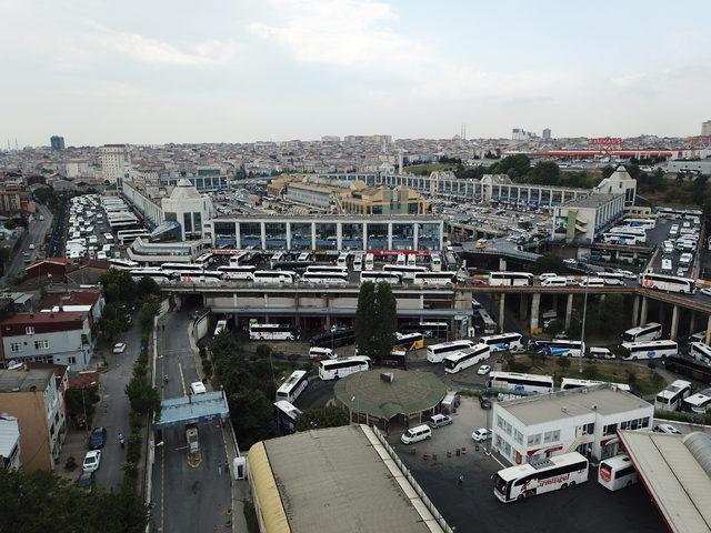 Otogardaki bayram hareketliliği havadan fotoğraflandı