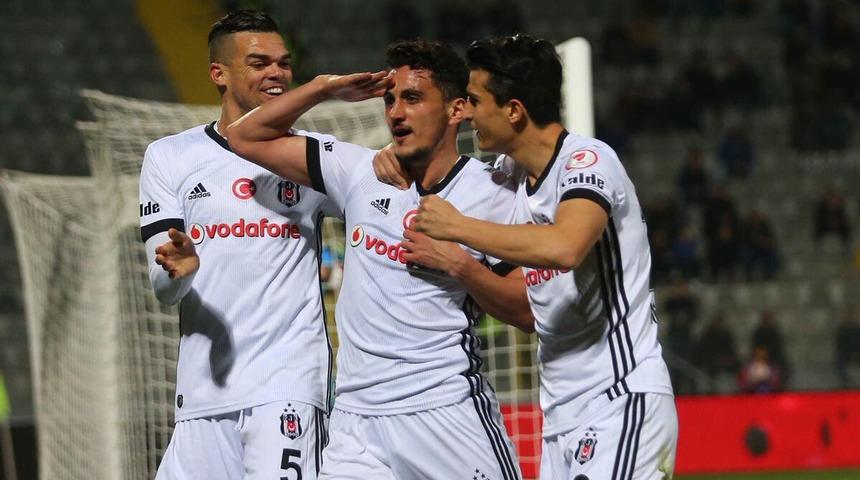 Galatasaray Mustafa Pektemek için Beşiktaş'la görüştü!