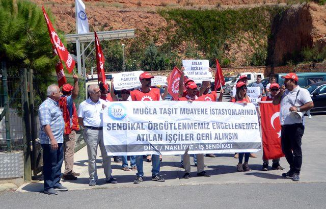 İşten çıkartılan muayene istasyonu çalışanlarından protesto