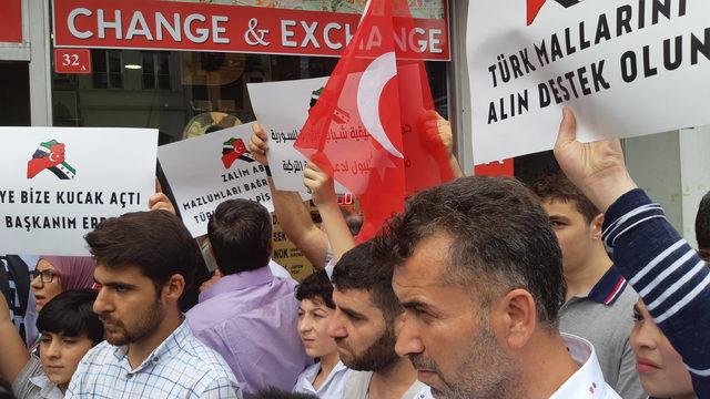İstanbul'daki Suriyelilerden 'Dolar bozdurma' kampanyasına destek...