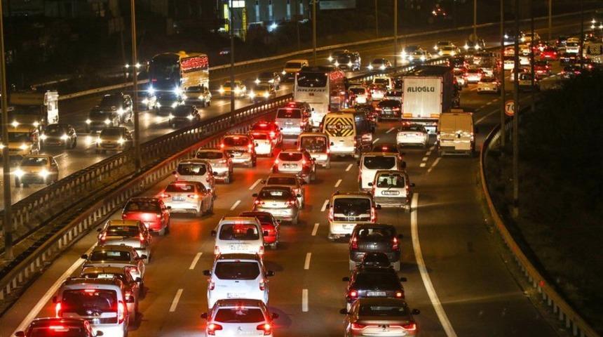 Bayram tatili başladı! Trafikte b&uuml;y&uuml;k yoğunluk!