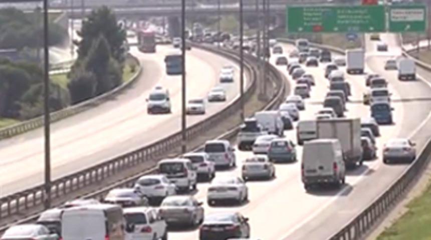 İstanbul çıkışında trafik yoğunluğu
