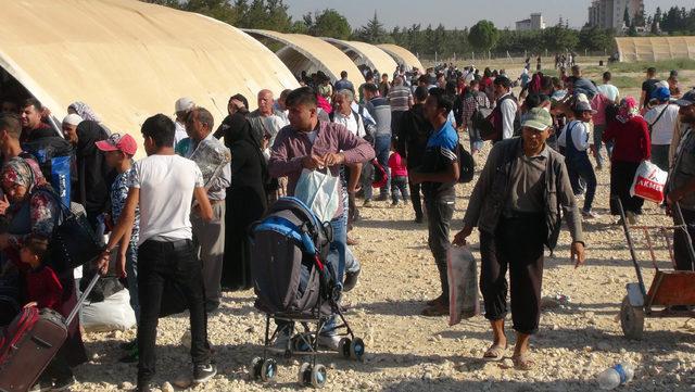 Suriyelilerin Öncüpınar Kapısı'nda son gün yoğunluğu