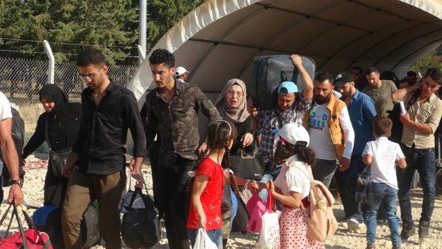Suriyelilerin Öncüpınar Kapısı'nda son gün yoğunluğu