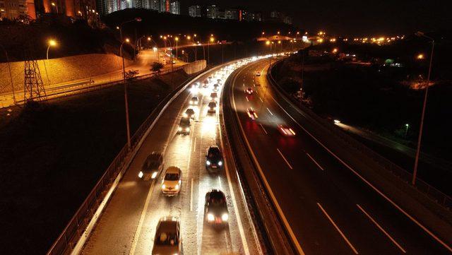Kocaeli'de trafik adım adım ilerledi (3)
