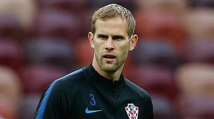 Milan'ın yeni transferi Ivan Strinic kalbindeki rahatsızlıktan dolayı futbola ara verecek