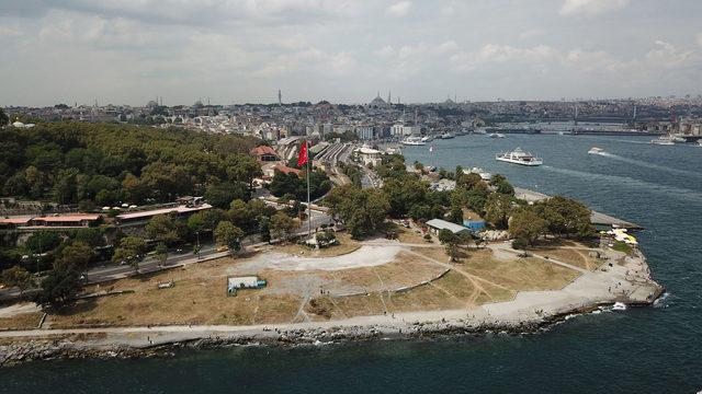 İlk Atatürk heykelini çeviren metal paravanlar 14 yıl sonra kaldırıldı 1