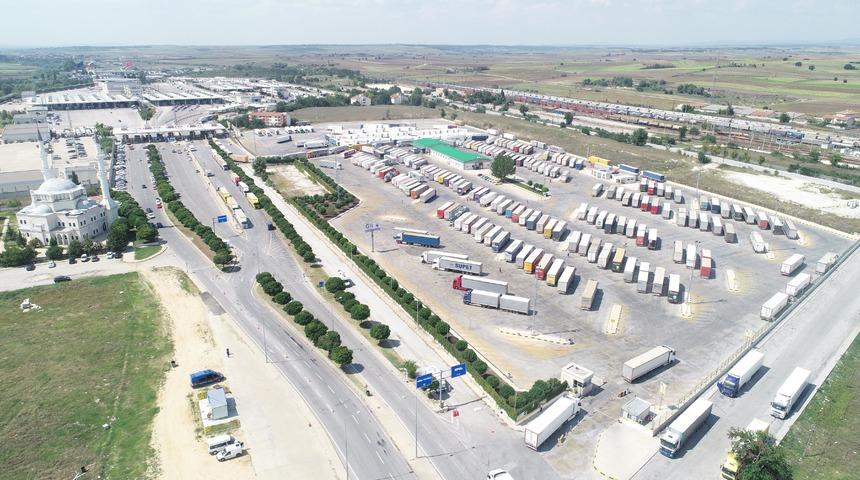 Kapıkule'de 18 kilometre TIR kuyruğu