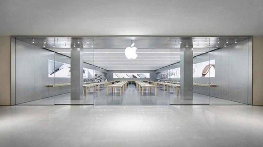 Apple mağazasında şoke eden olay!