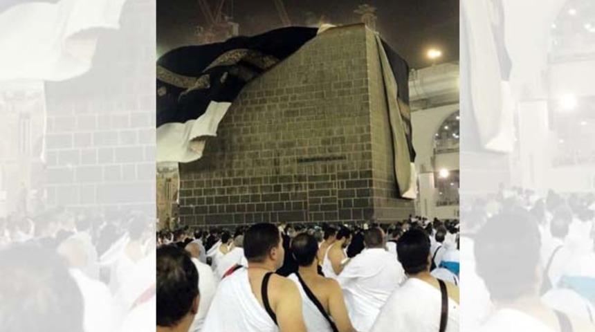 Arafat'ta yağmur ve fırtına korkuttu! Kabe ilk kez böyle görüntülendi