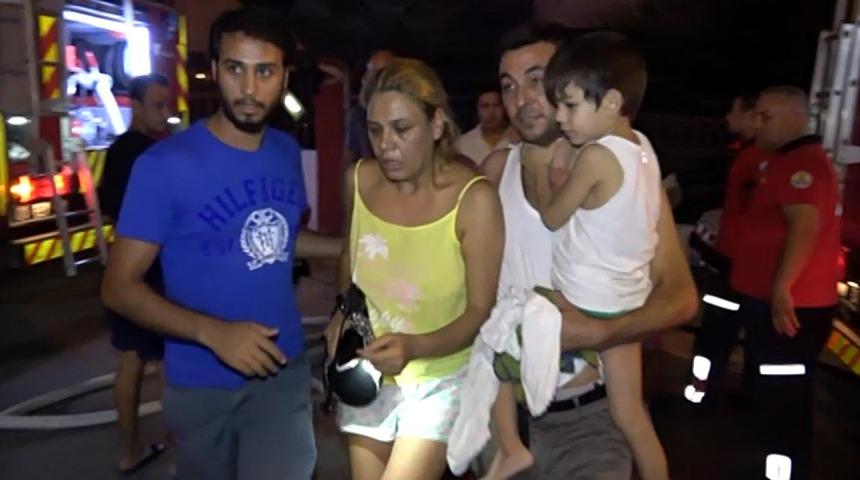 Adana'da korkutan yangın! Anne ve 2 çocuğu yanan evde mahsur kaldı!