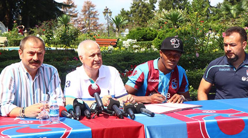 Trabzonspor'da Anthony Nwakaeme imzayı attı