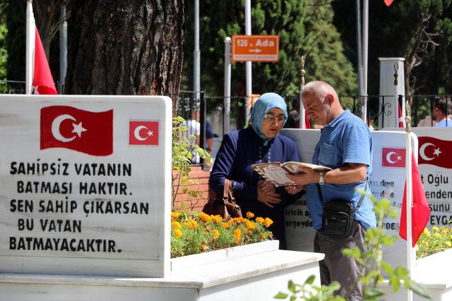 Şehit babasının mezarını ziyaret eden minik Eymen'in yürek burkan sözleri