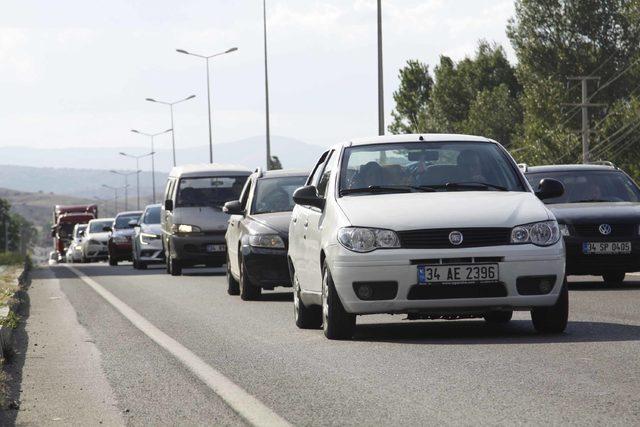 Çankırı'da D-100 Karayolu'nda trafikte yoğunluk