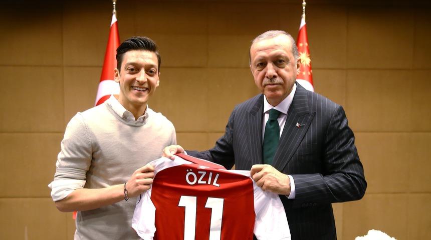 Uli Hoeness'ten Mesut Özil'e ağır suçlama!