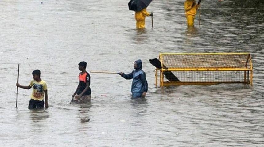 B&uuml;y&uuml;k felaket! &Ouml;l&uuml; sayısı artıyor