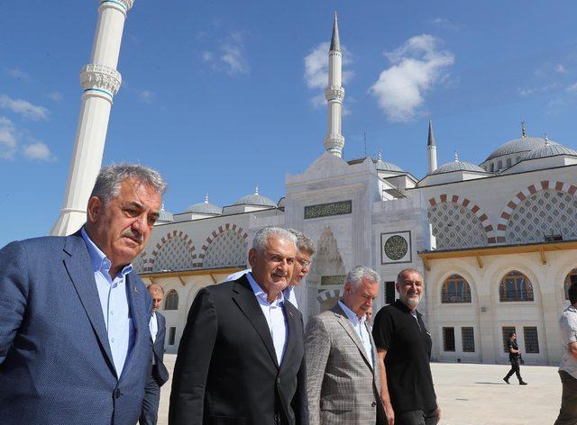 TBMM Başkanı Yıldırım Çamlıca Camii ve Kule inşaatını inceledi