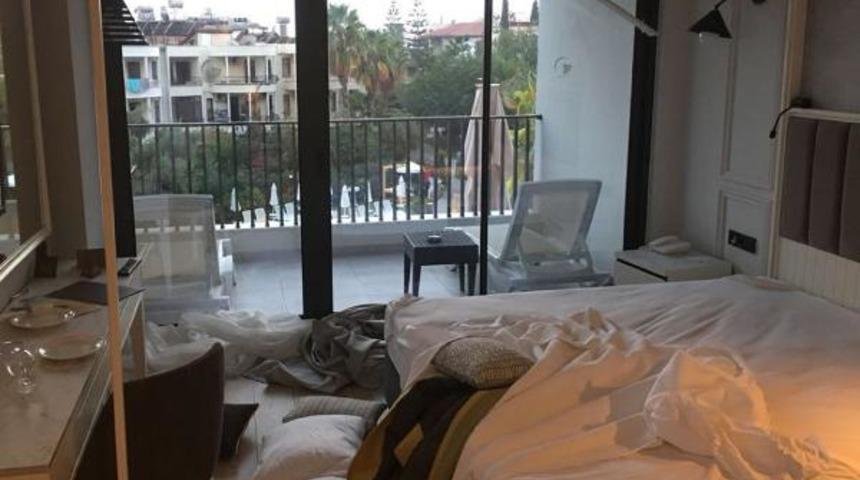 İki Rus turist otel odasını birbirine kattı