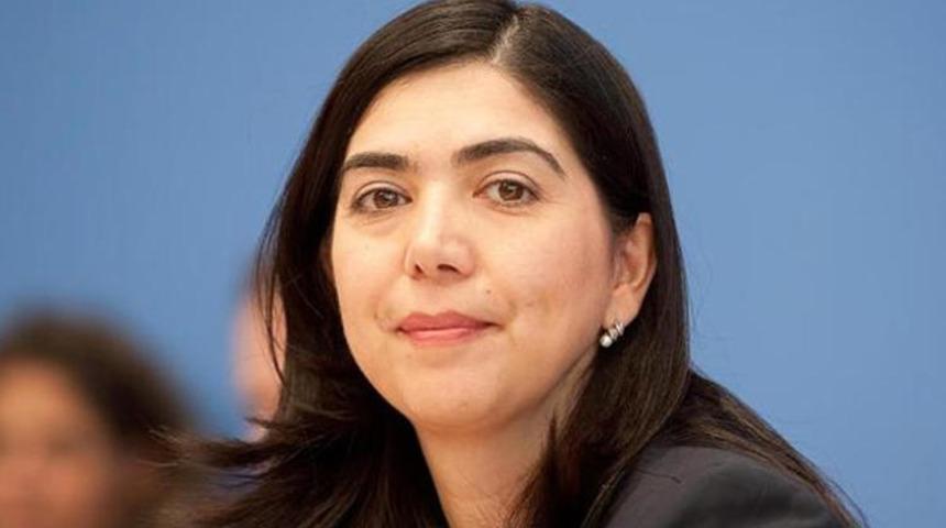 Ayg&uuml;l &Ouml;zkan'a Almanya'da başbakanlık teklifi!