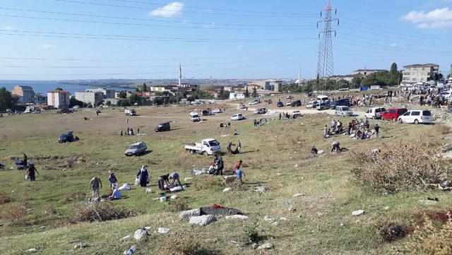 Başakşehir'de boş arsa kaçak kesim yapanlarla doldu