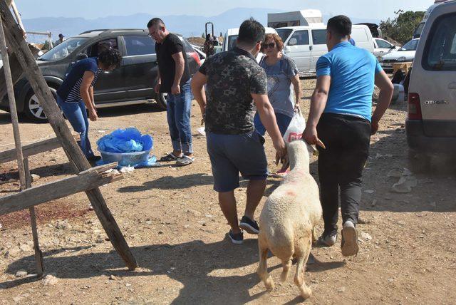 İzmir'de kurban kesim yerleri yetersiz kaldı