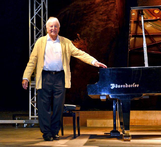 Gümüşlük te Alman piyano virtüözü Richter sahneye çıktı 2