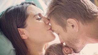 Şükran Ovalı Caner Erkin çiftinden bebekleriyle ilk poz