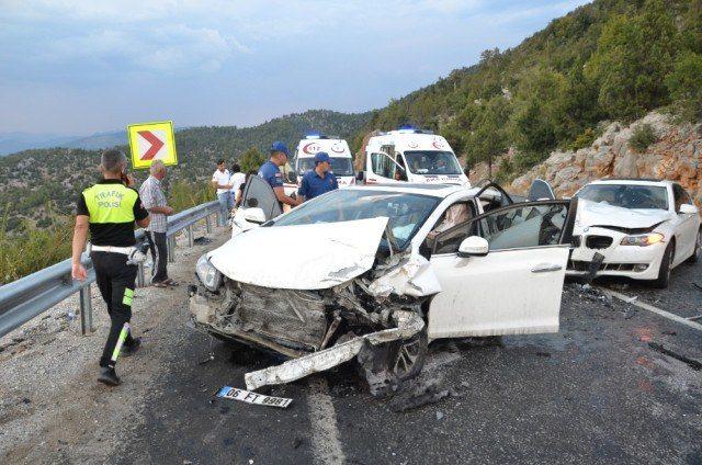 6 aracın karıştığı zincirleme kaza: 11 yaralı