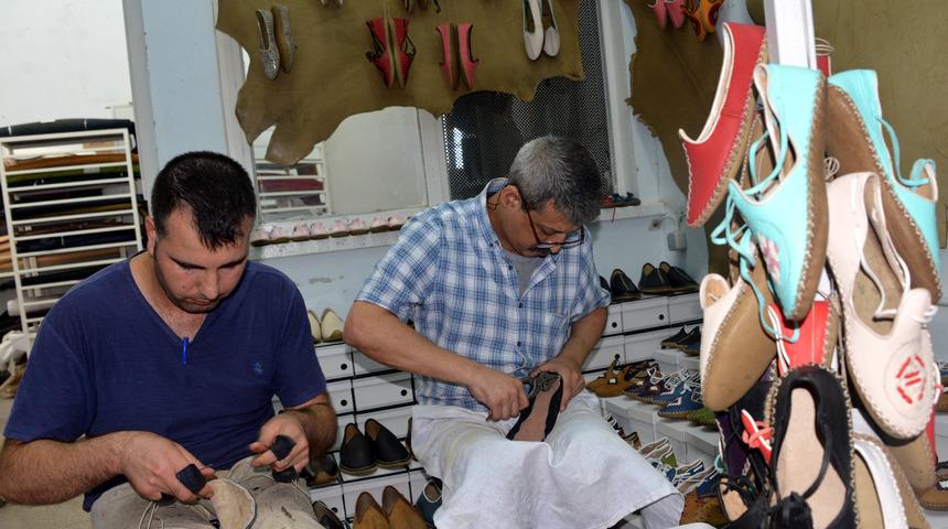 Hükümlüler hem meslek öğreniyor hem ekonomiye katkı sağlıyor