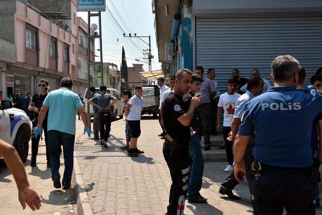 Adana'da iki grup çatıştı; yoldan geçen Berfin de vuruldu