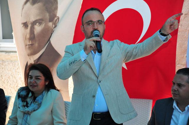 Ak Partili Turan: Bunlar o papazı değil, Erdoğan'ı istiyorlar