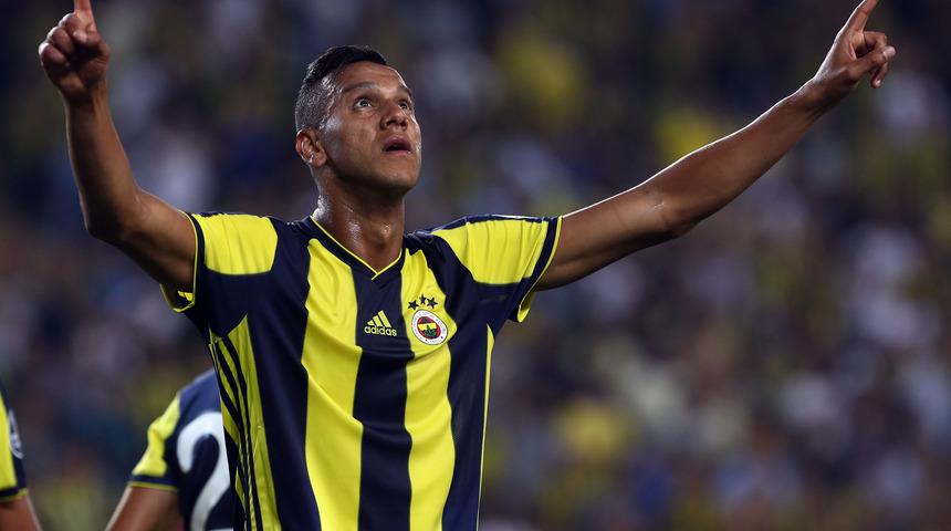 Fenerbah&ccedil;e Josef de Souza'nın takımda kalacağını duyurdu!