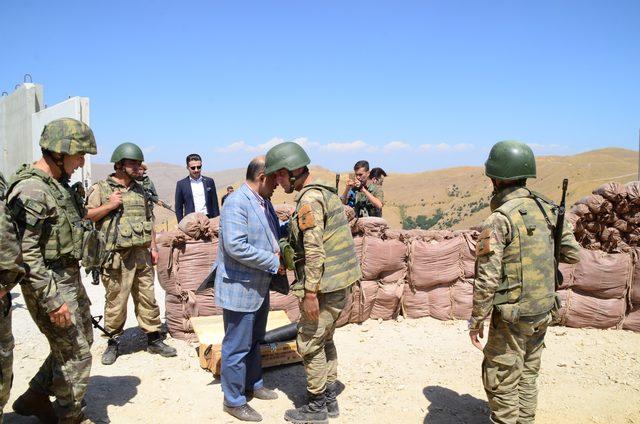 Bitlis Valisi Ustaoğlu'ndan üs bölgelerine ziyaret