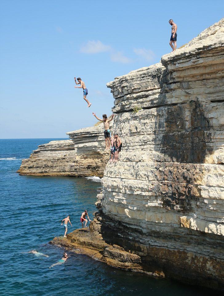 İğne atsan yere düşmüyor! G4