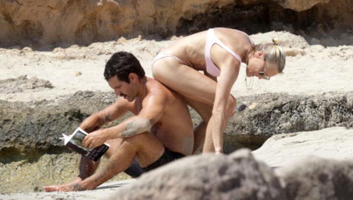 Balayında kocasının sırtına oturdu! G2