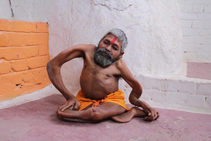 Kemikleri bükülen rahip hayrete düşürdü G4