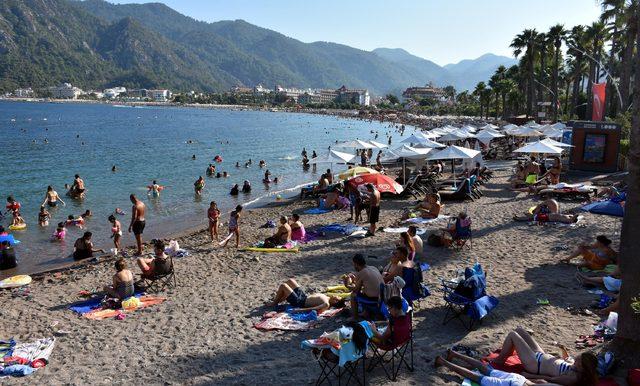 Marmaris plajları tıklım tıklım