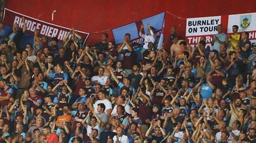 Burnley taraftarı Yunanistan'da bıçaklandı!