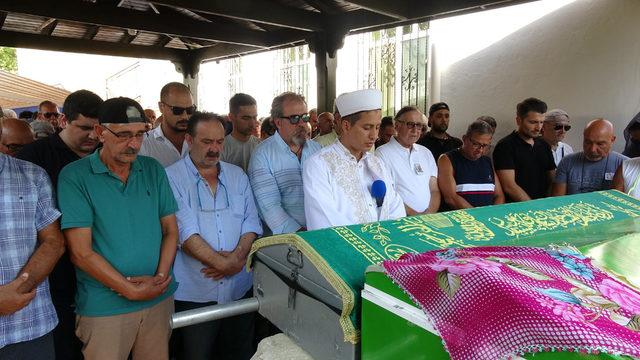 Sanat&ccedil;ı Toron Karacaoğlu, Altınoluk ta son yolculuğa uğurlandı 4